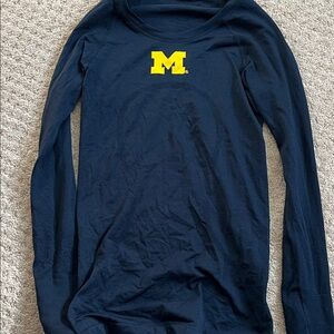 lululemon Swiftly Size 6 Navy Blue Long Sleeve University of Michigan Logo